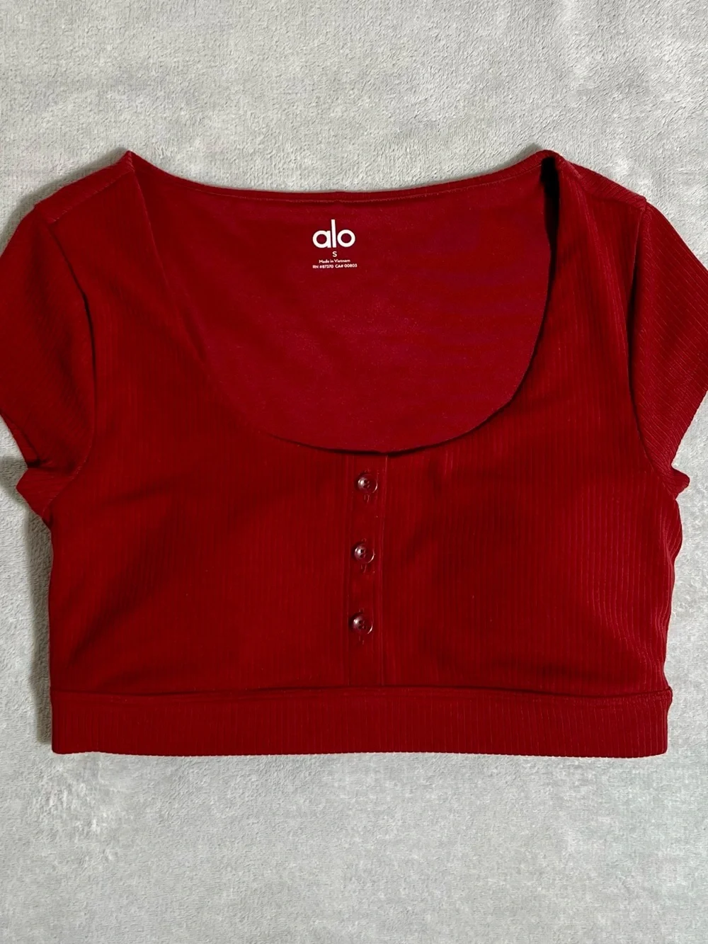 NWOT! Alo Blissful Henley Bra Top. Color Cranberry. Size S - Picture 6 of 16